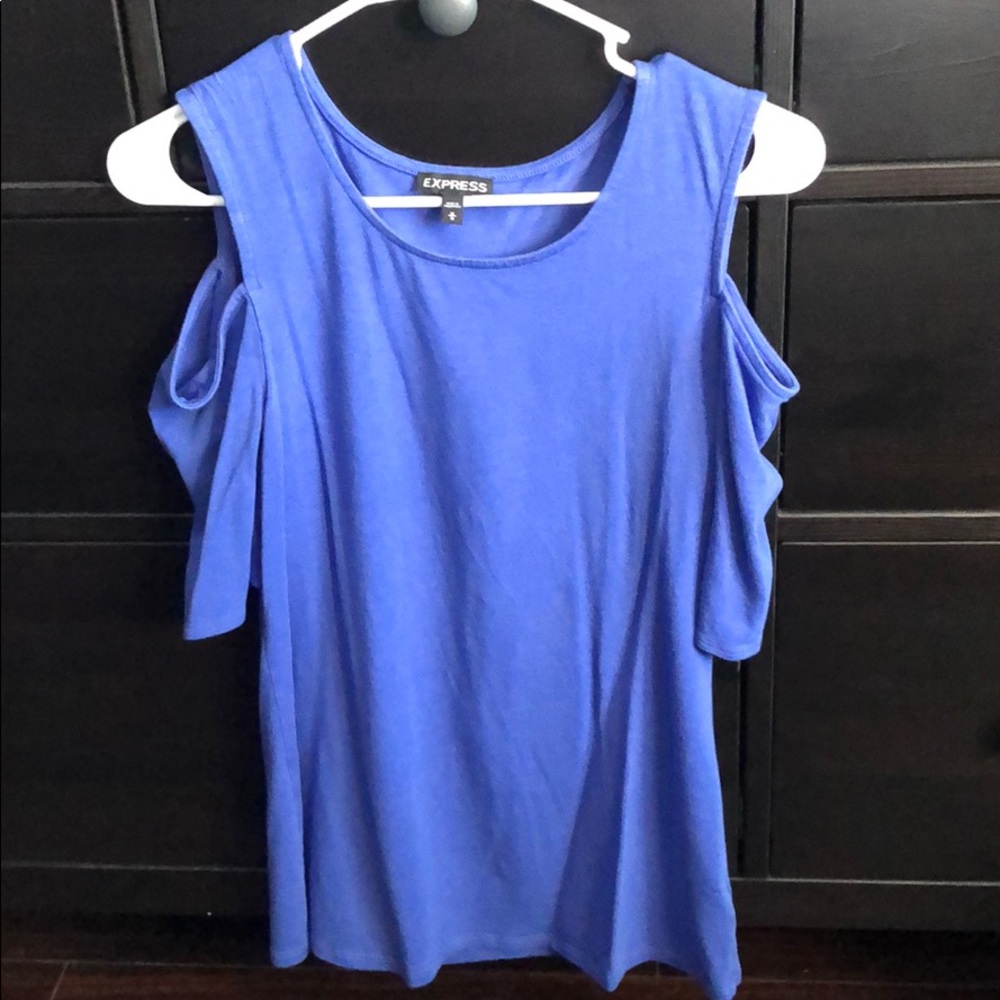 Blue Express top